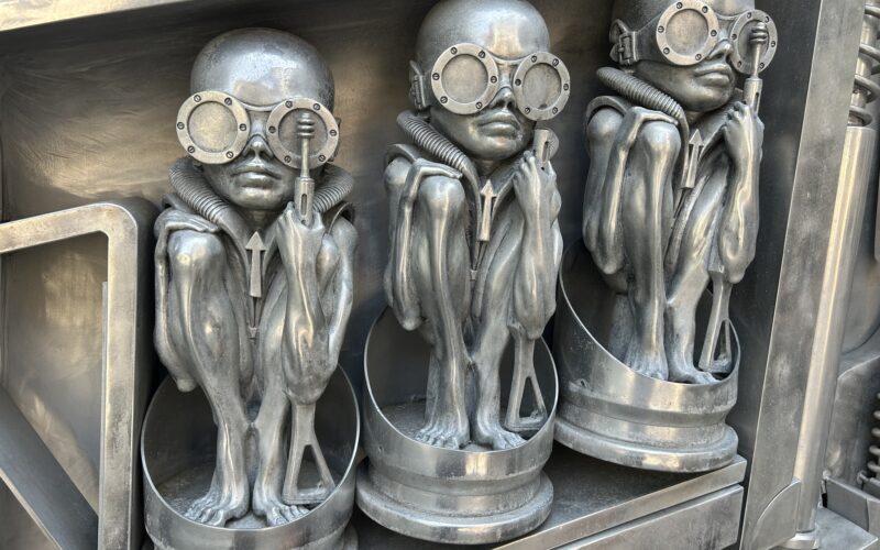 Statuen von HR Giger Gruyère, Mueseum, fotografiert von Regula Stämpfli in Gruyère.
